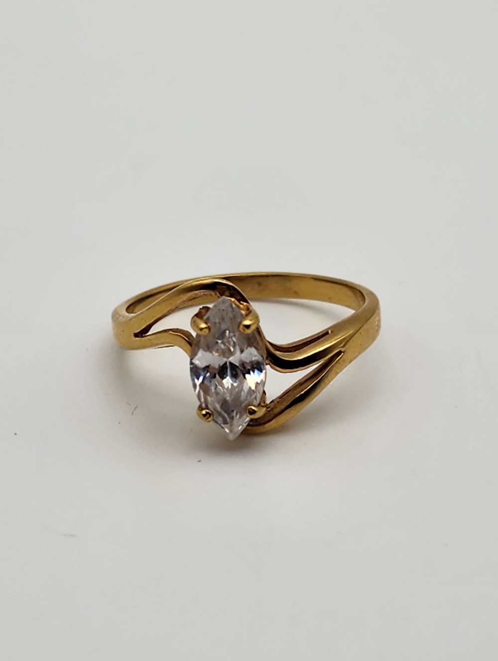 Vintage Chateau D'Argent Gold Tone Marquise Cut Cubic Zirconia Ring (11) - Picture 6 of 8